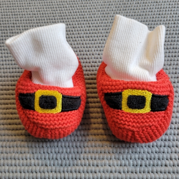 Other - 👶🏼 4/$10 Newborn Santa Christmas bootie slipper socks knit shoes baby infant